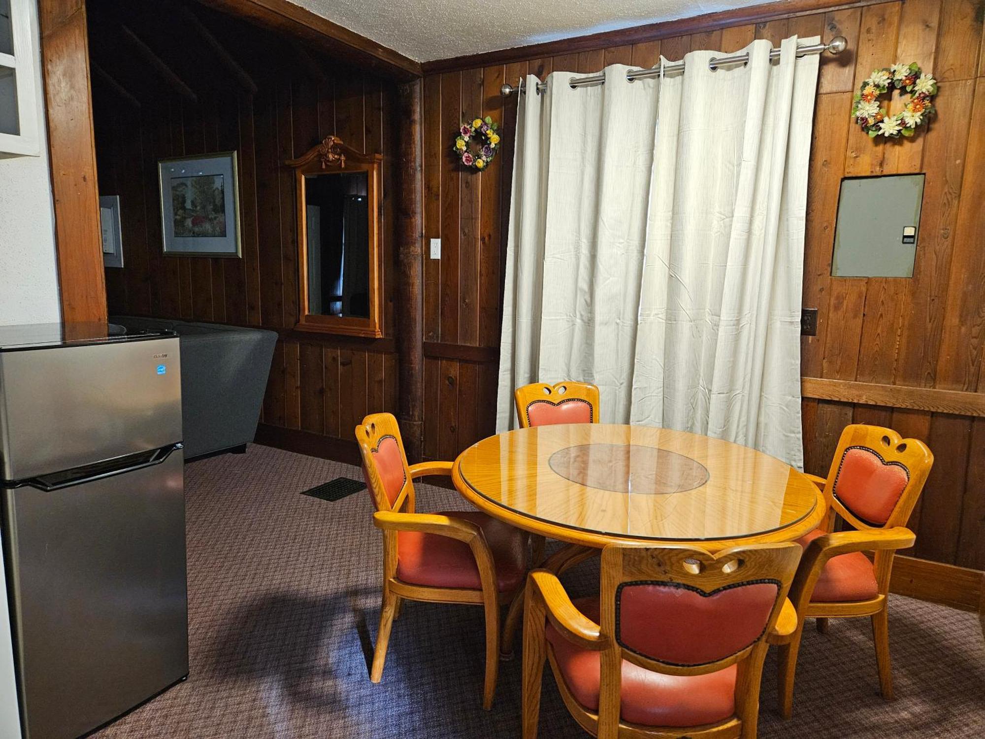 Swiss Chalets Motel Hope Extérieur photo
