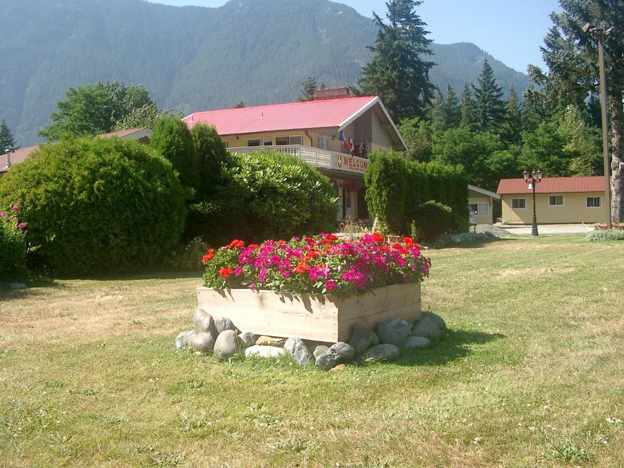 Swiss Chalets Motel Hope Extérieur photo