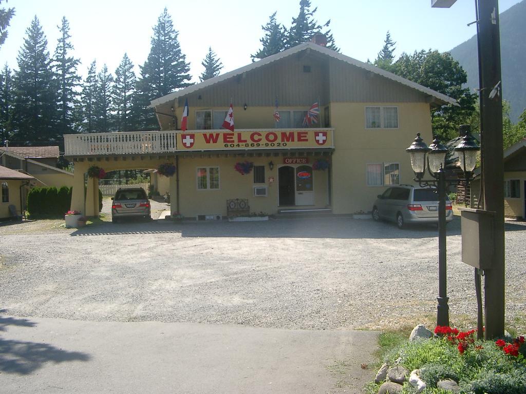 Swiss Chalets Motel Hope Extérieur photo