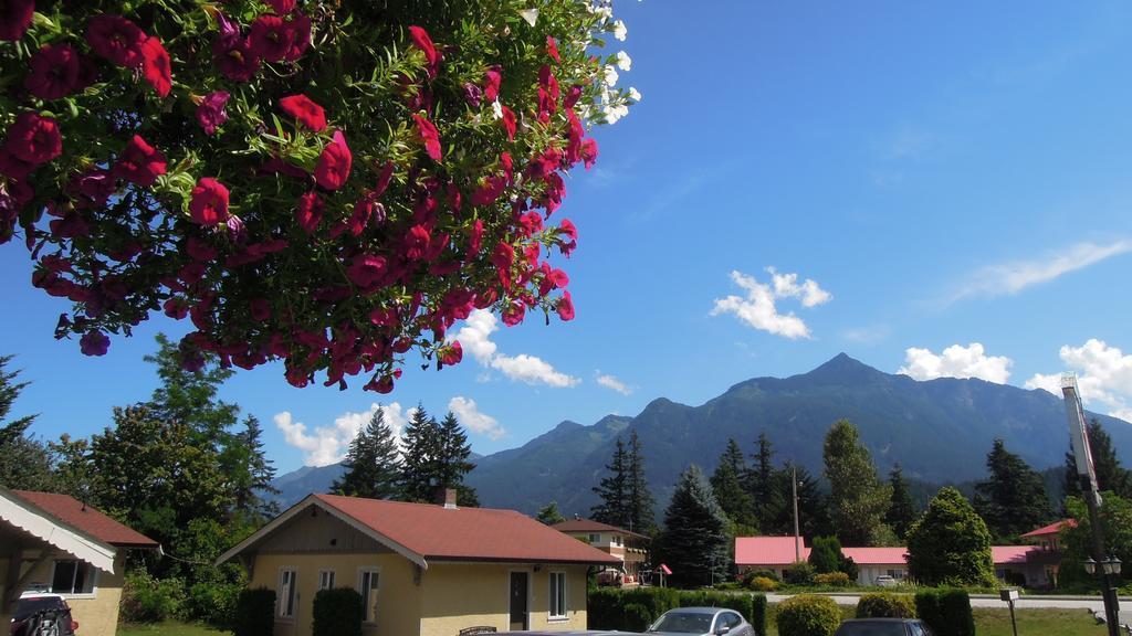 Swiss Chalets Motel Hope Extérieur photo