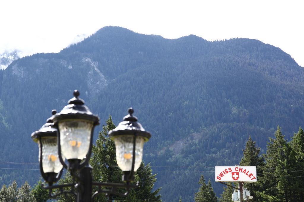 Swiss Chalets Motel Hope Extérieur photo