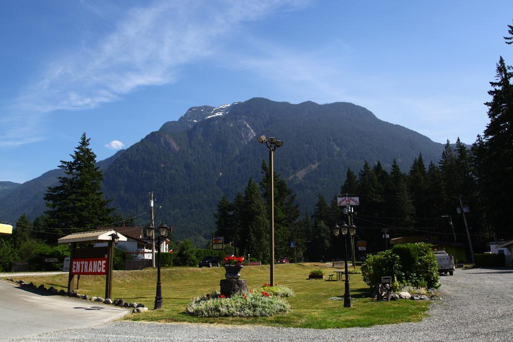Swiss Chalets Motel Hope Extérieur photo